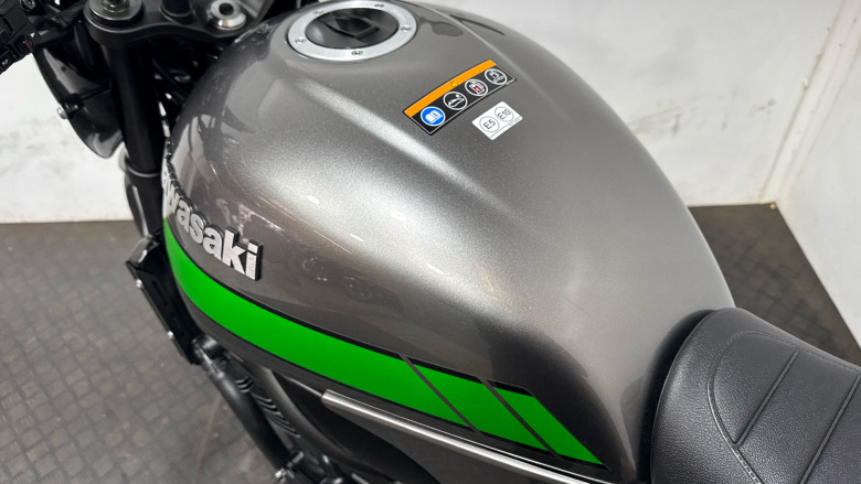 Kawasaki Z R900EKF (19MY)